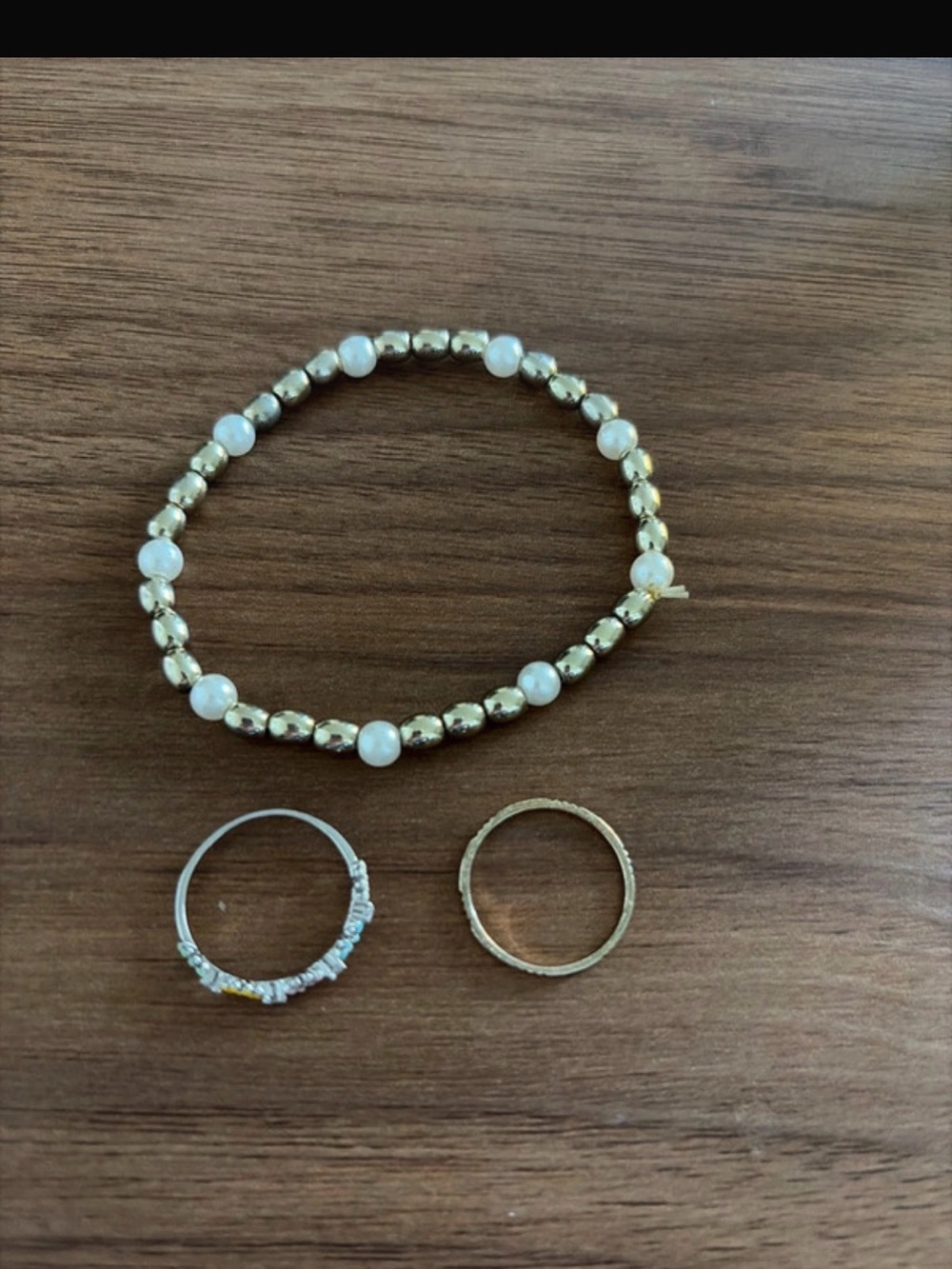 Women’s jewelry set of 2 rings and 1 bracelet